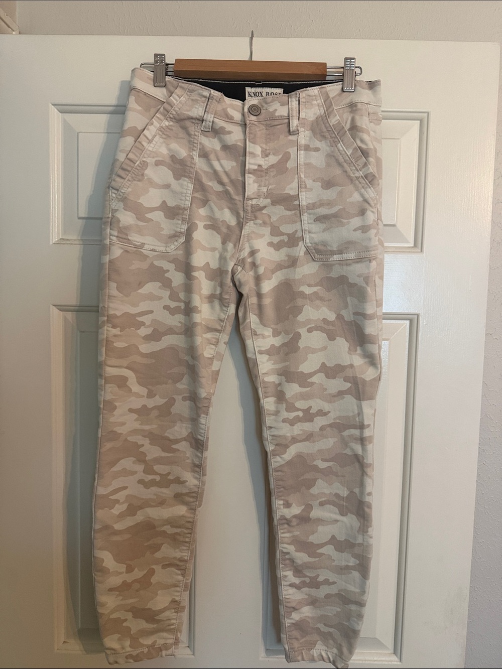 Knox Rose Cream & Tan Camo Straight-Leg Pants